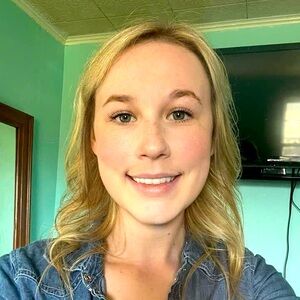 Meet your Posher, Rebecca